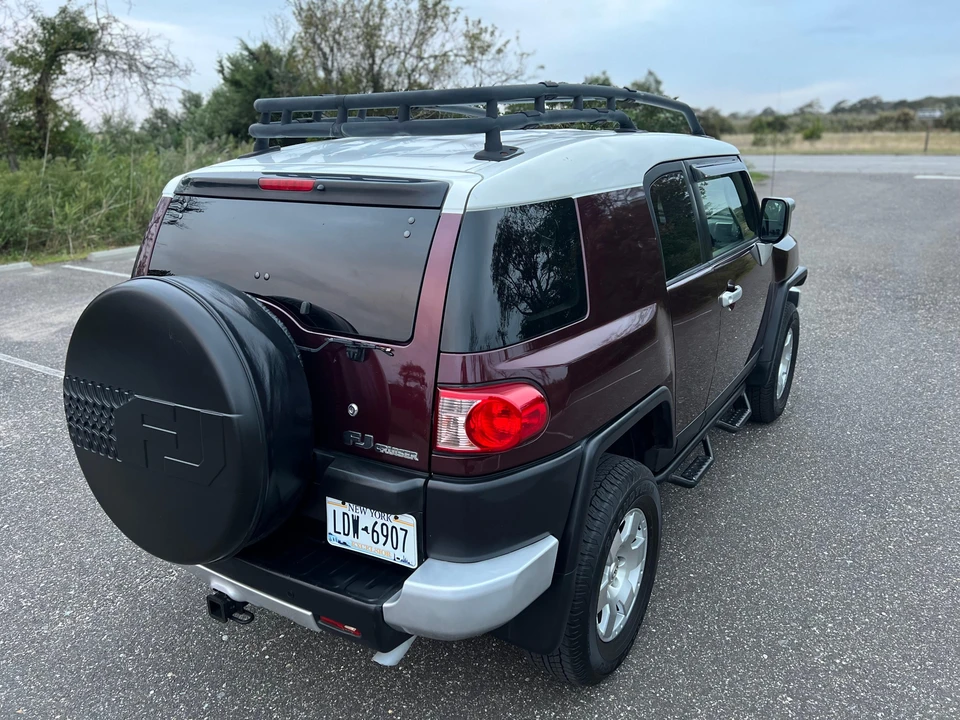2007 Toyota FJ Cruiser - Image 25 of 31