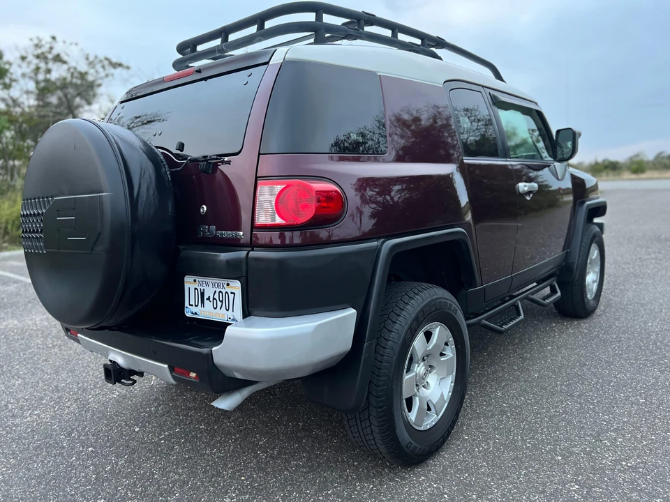 2007 Toyota FJ Cruiser - Image 24 of 31
