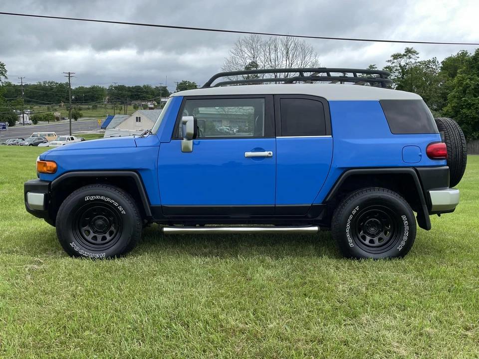 2007 Toyota FJ Cruiser - Image 9 of 31