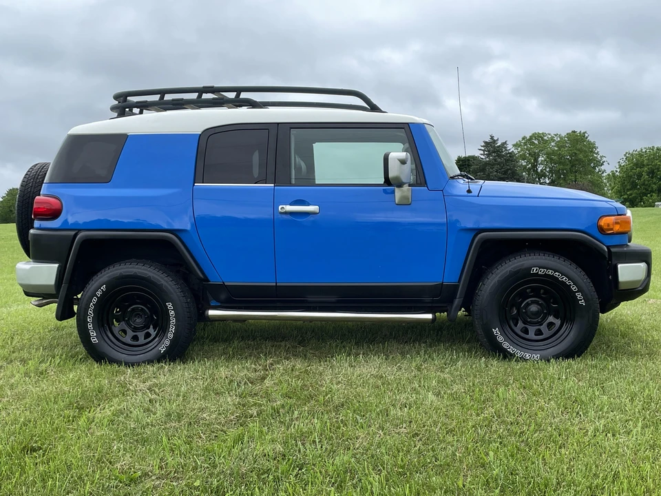2007 Toyota FJ Cruiser - Image 13 of 31