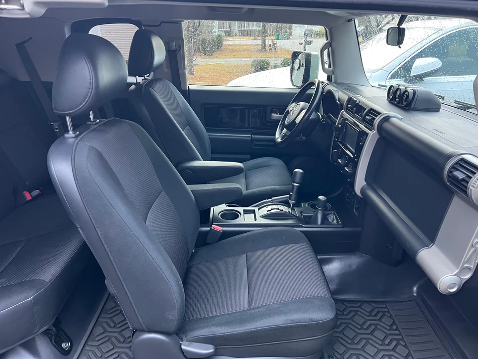 2007 Toyota FJ Cruiser - Image 26 of 31