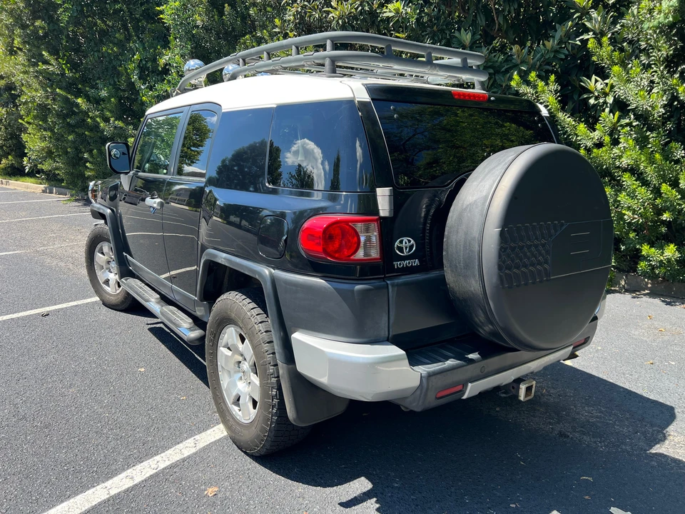 2007 Toyota FJ Cruiser - Image 12 of 31