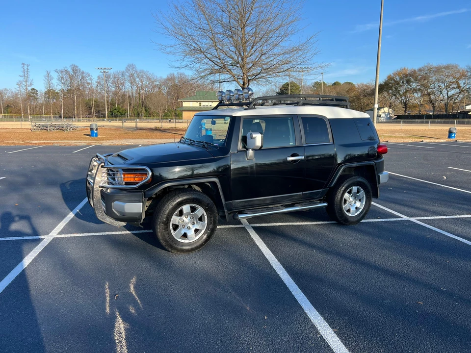 2007 Toyota FJ Cruiser - Image 8 of 31