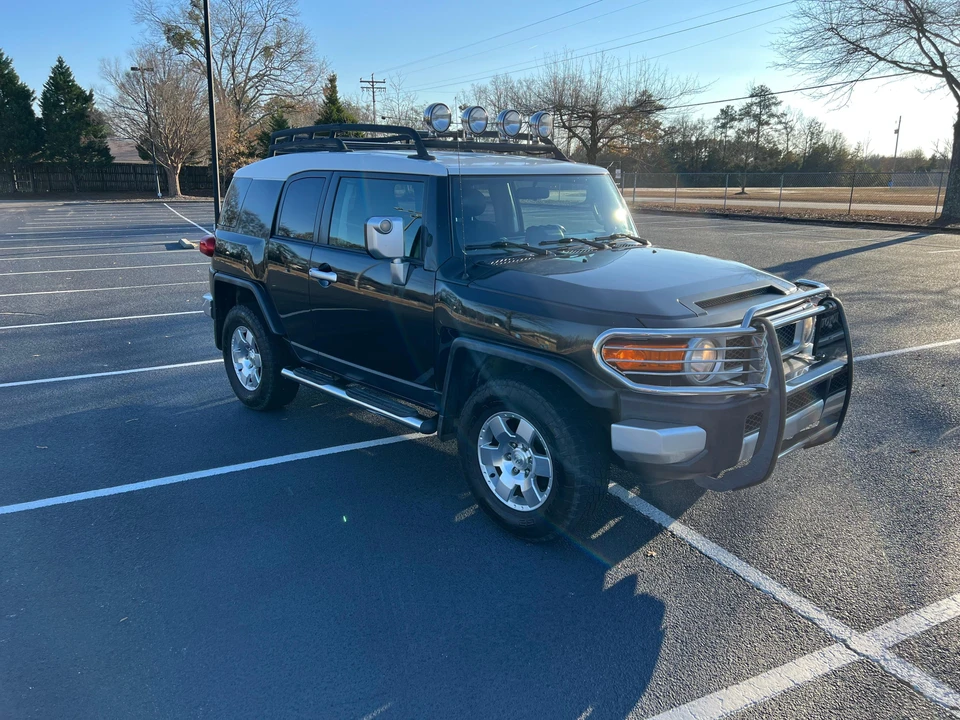 2007 Toyota FJ Cruiser - Image 14 of 31