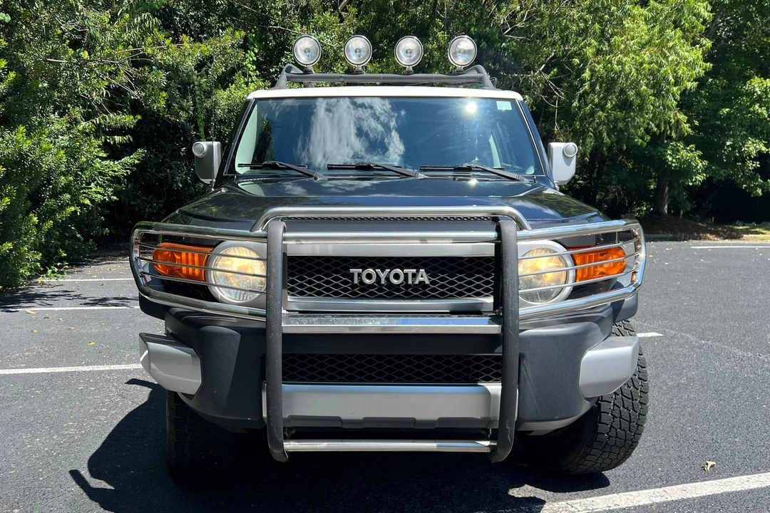 2007 Toyota FJ Cruiser - Image 2 of 31