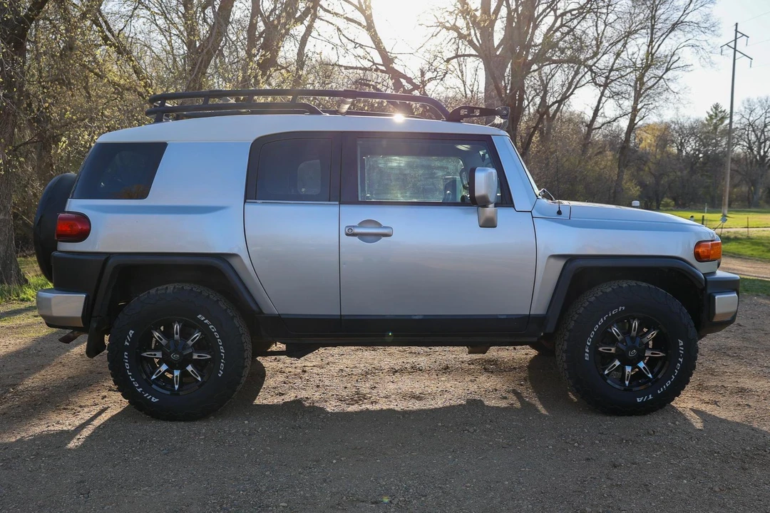 2007 Toyota FJ Cruiser - Image 3 of 31