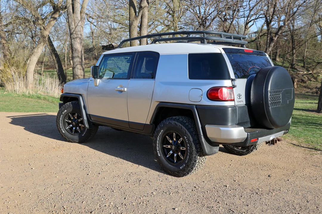 2007 Toyota FJ Cruiser - Image 8 of 31