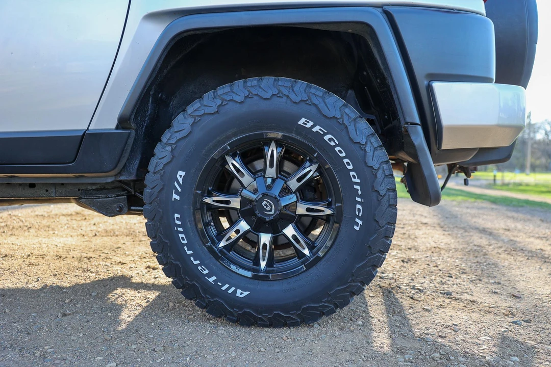 2007 Toyota FJ Cruiser - Image 28 of 31
