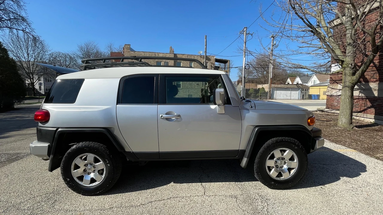 2007 Toyota FJ Cruiser - Image 19 of 31