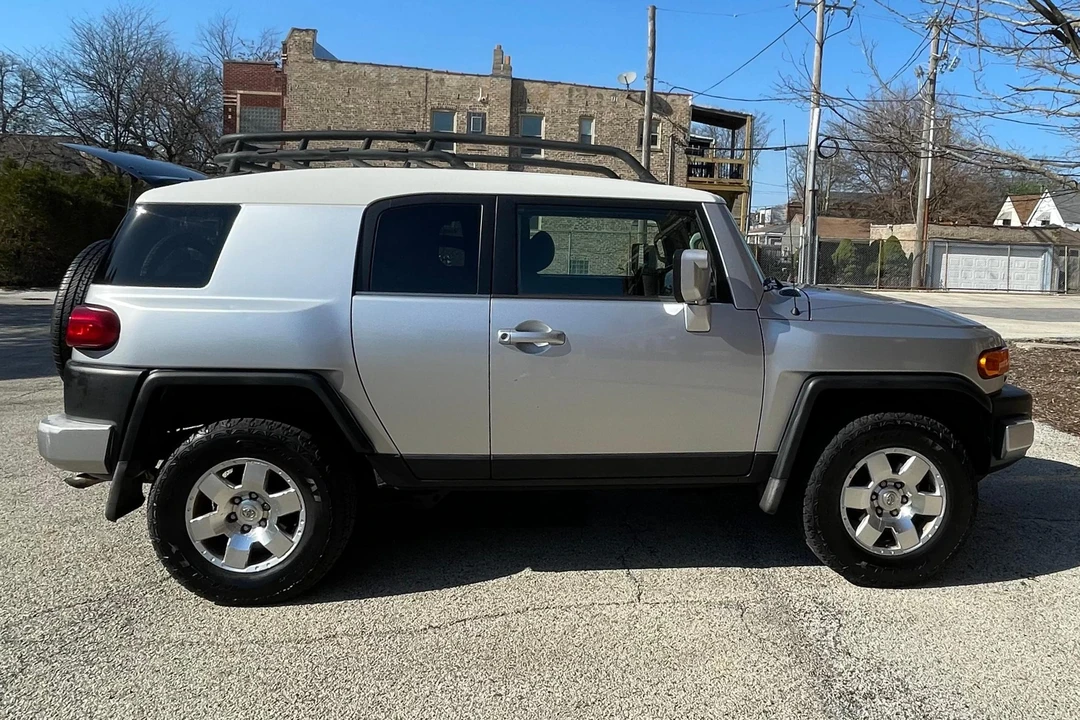 2007 Toyota FJ Cruiser - Image 3 of 31