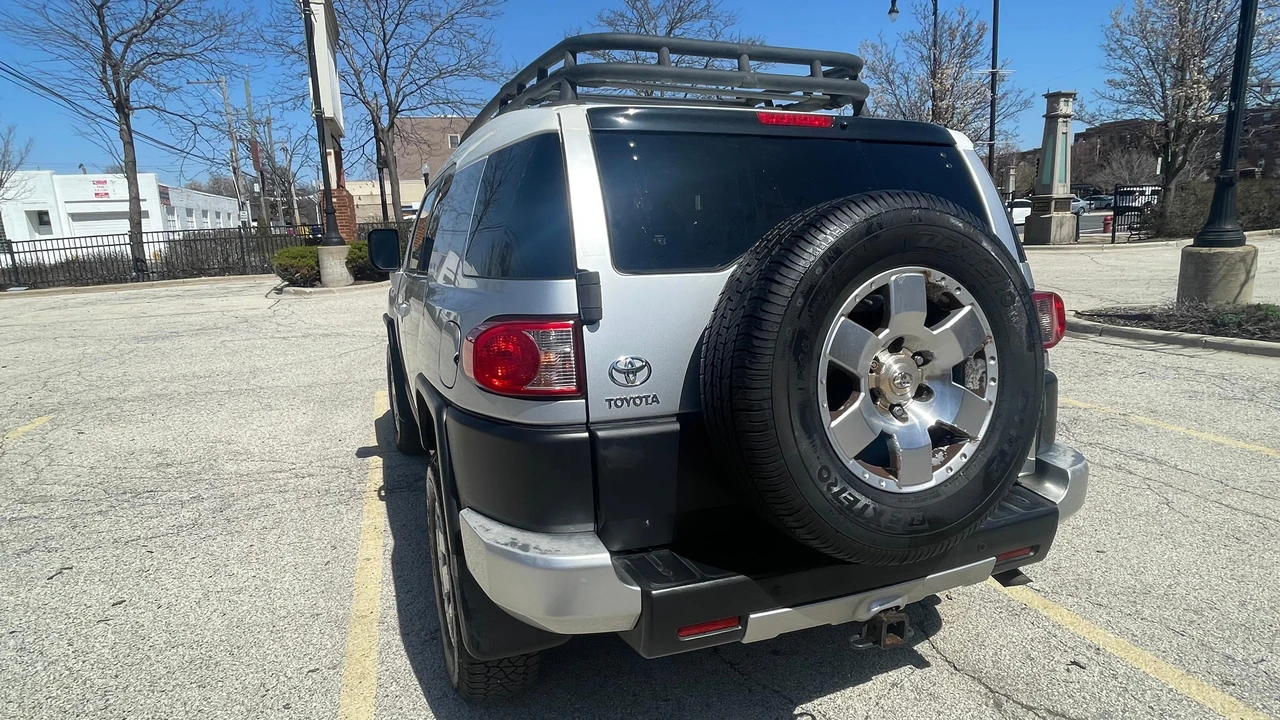2007 Toyota FJ Cruiser - Image 13 of 31