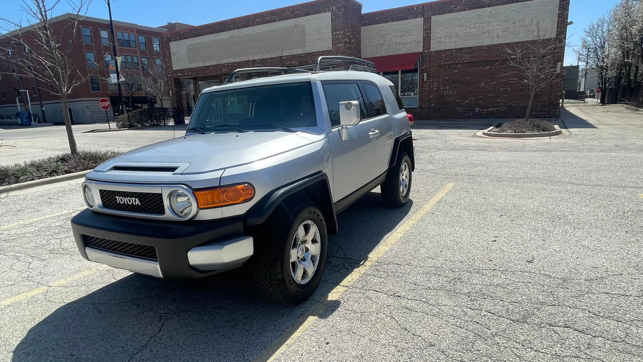 2007 Toyota FJ Cruiser - Image 10 of 31