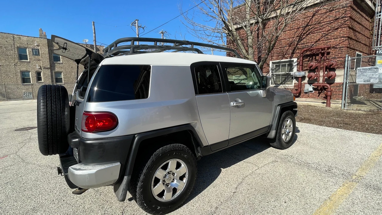 2007 Toyota FJ Cruiser - Image 16 of 31