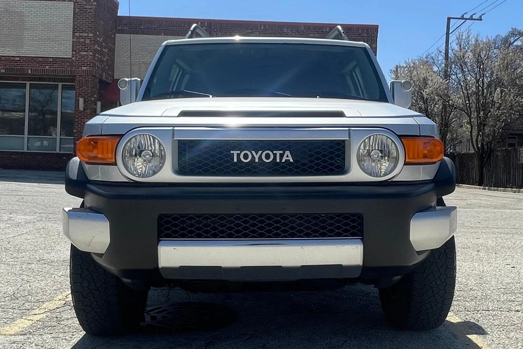 2007 Toyota FJ Cruiser - Image 2 of 31