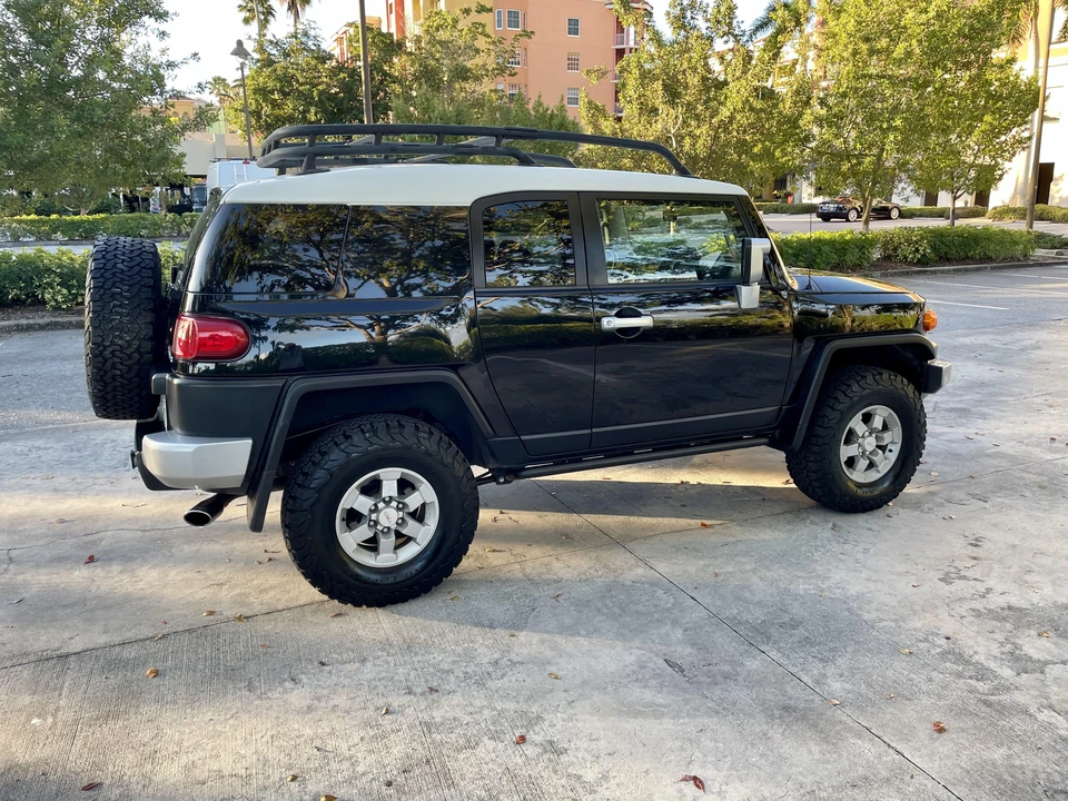 2007 Toyota FJ Cruiser - Image 13 of 31