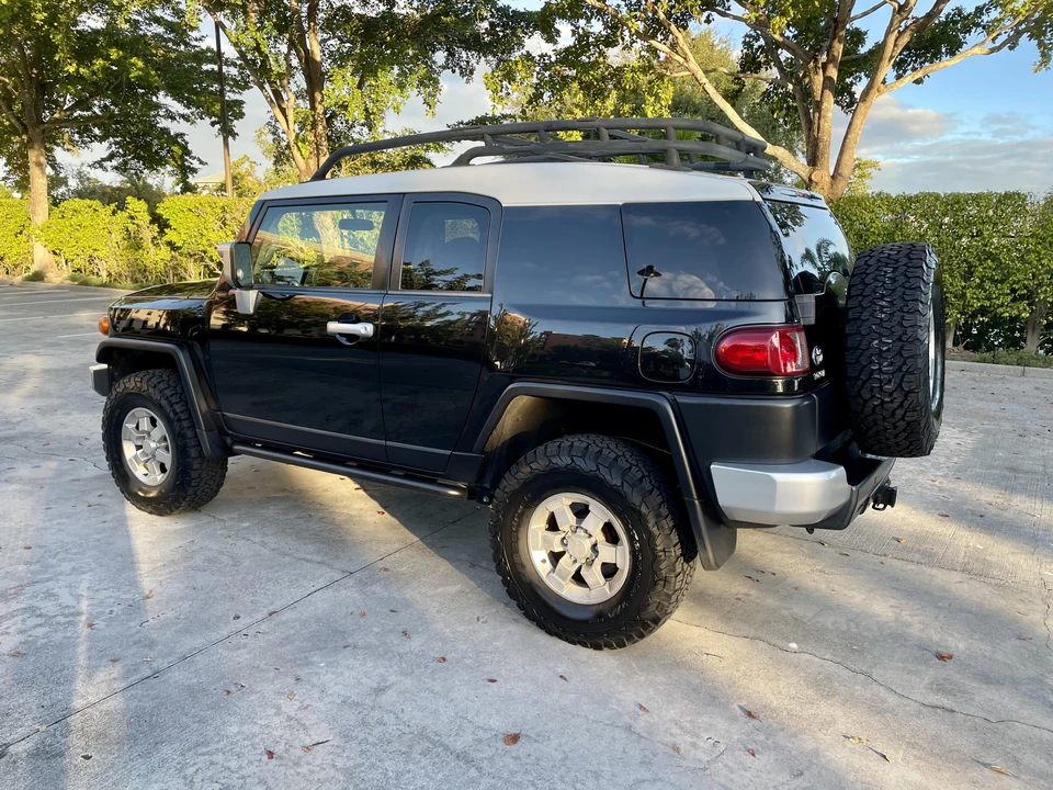 2007 Toyota FJ Cruiser - Image 10 of 31