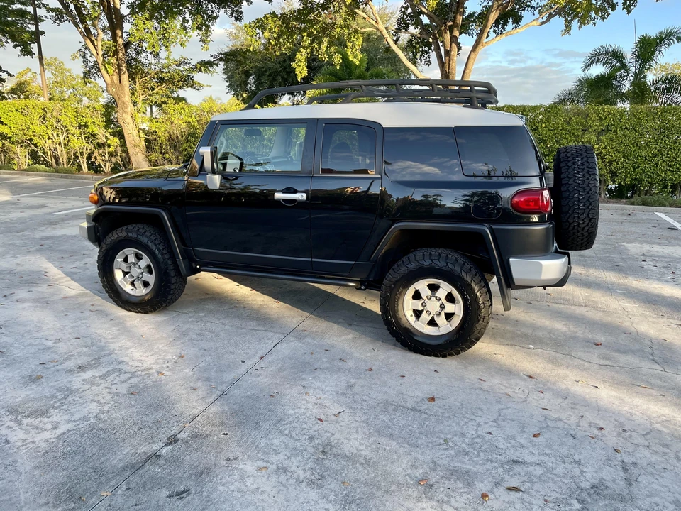 2007 Toyota FJ Cruiser - Image 9 of 31