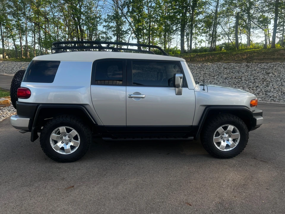 2007 Toyota FJ Cruiser - Image 9 of 31