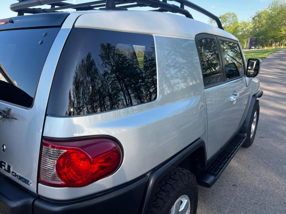 2007 Toyota FJ Cruiser - Image 26 of 31