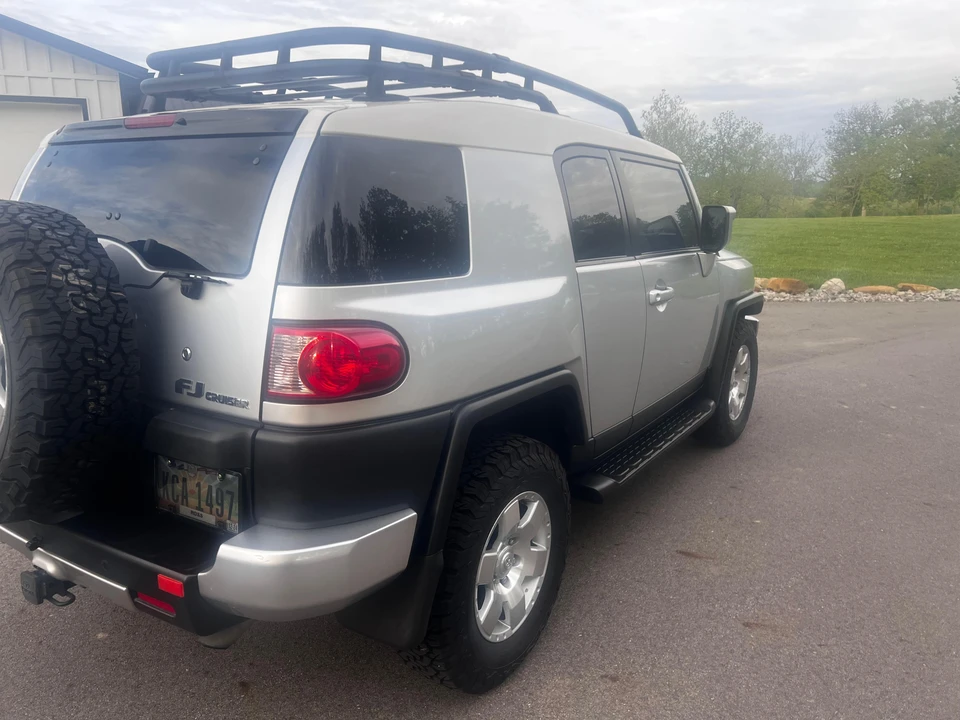2007 Toyota FJ Cruiser - Image 27 of 31