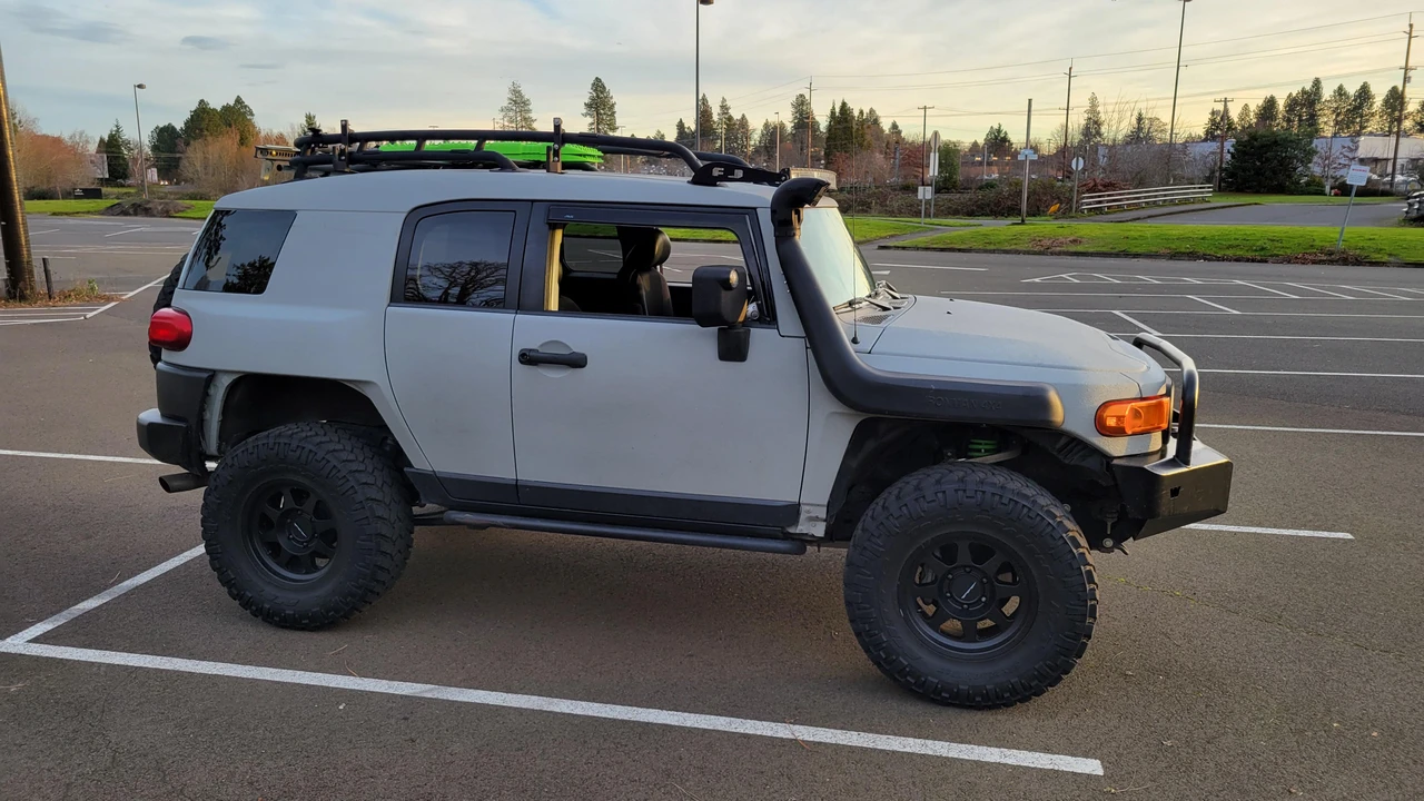 2007 Toyota FJ Cruiser - Image 24 of 31