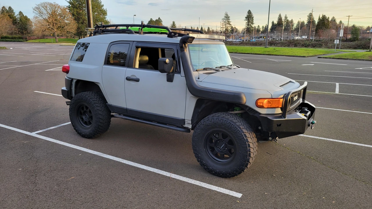 2007 Toyota FJ Cruiser - Image 25 of 31