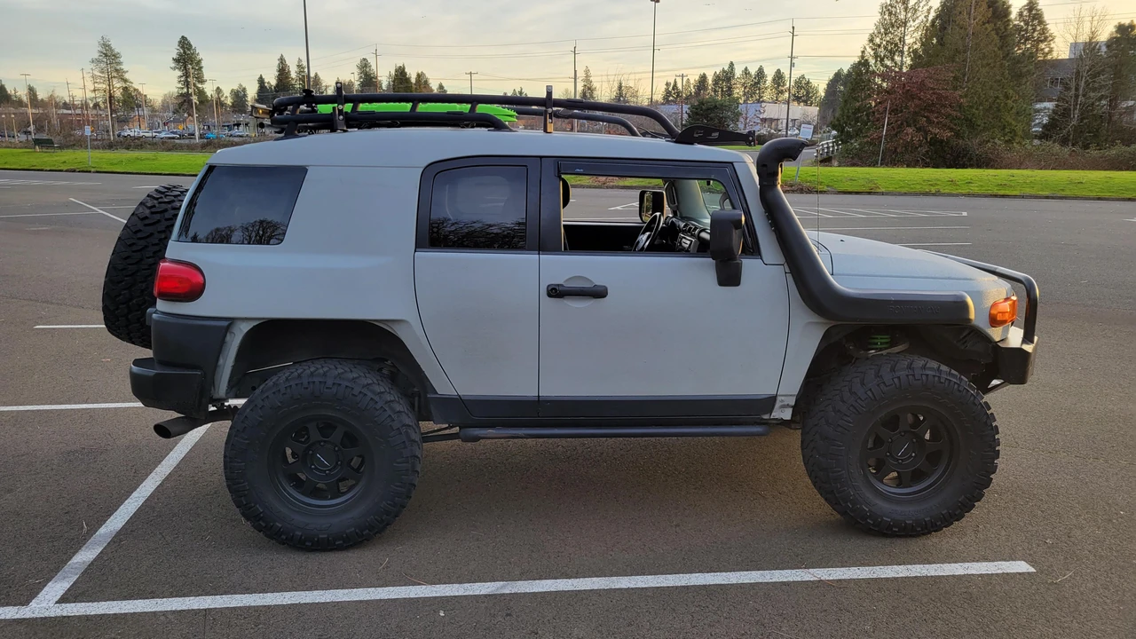2007 Toyota FJ Cruiser - Image 23 of 31