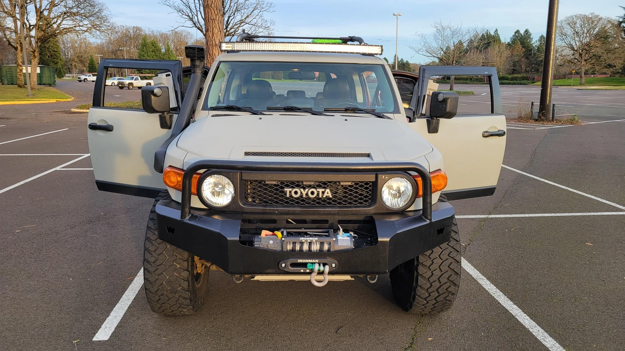 2007 Toyota FJ Cruiser - Image 29 of 31