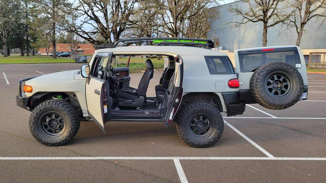 2007 Toyota FJ Cruiser - Image 31 of 31
