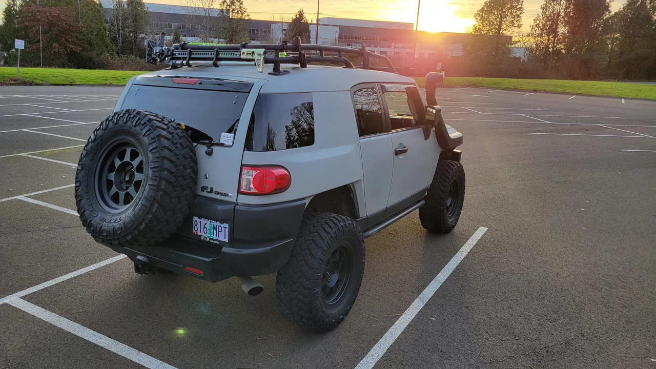 2007 Toyota FJ Cruiser - Image 18 of 31