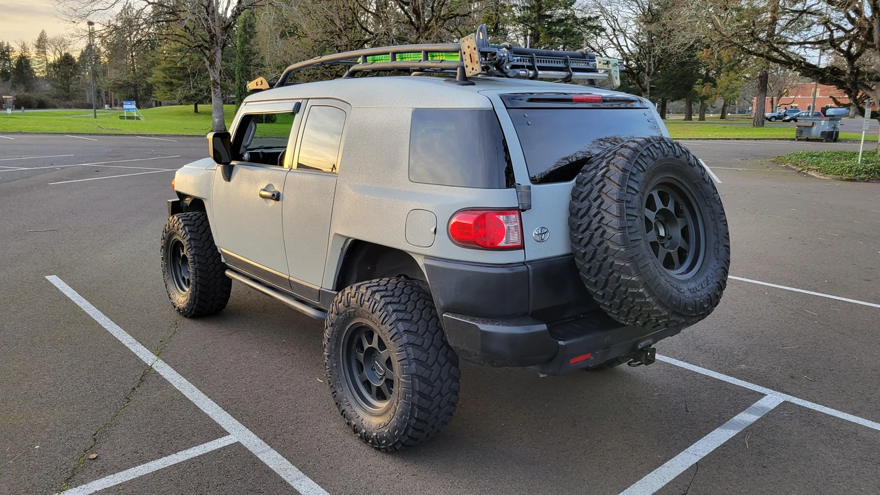 2007 Toyota FJ Cruiser - Image 14 of 31