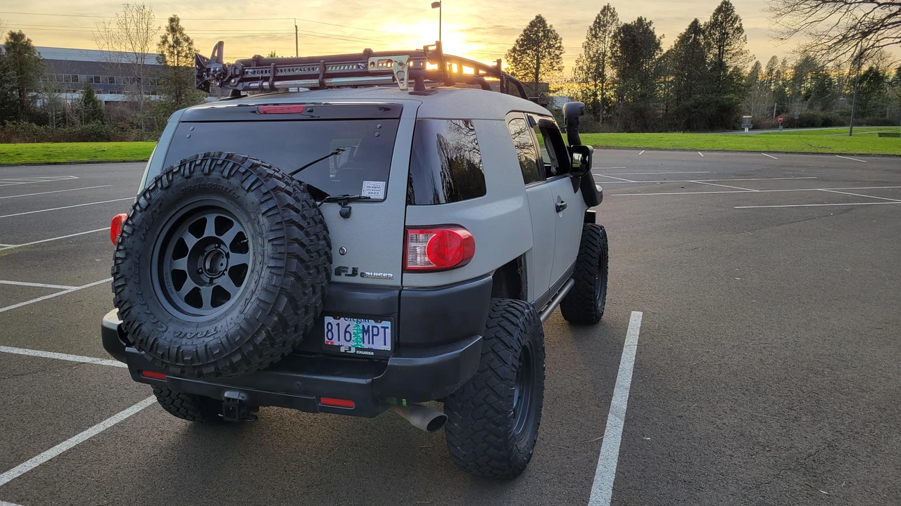 2007 Toyota FJ Cruiser - Image 17 of 31