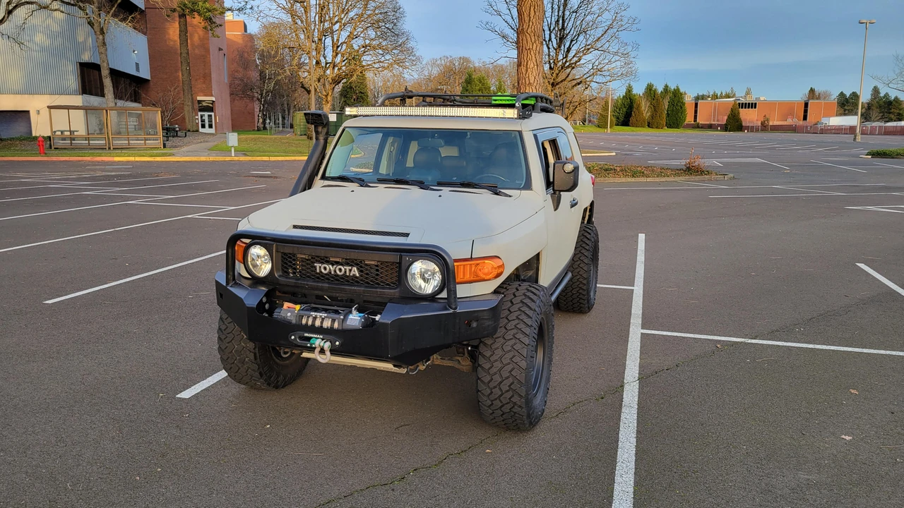2007 Toyota FJ Cruiser - Image 8 of 31