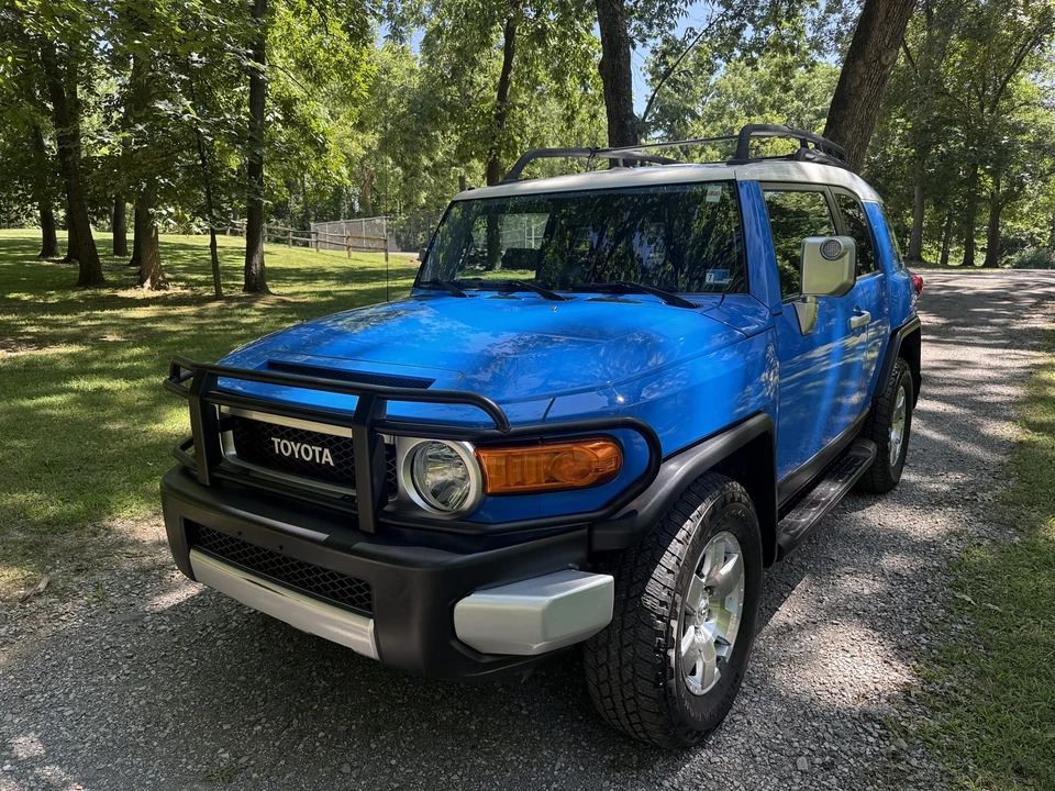 2007 Toyota FJ Cruiser - Image 2 of 31