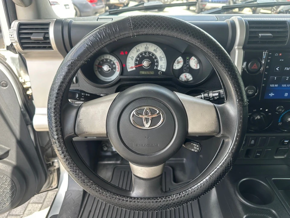 2007 Toyota FJ Cruiser - Image 12 of 29