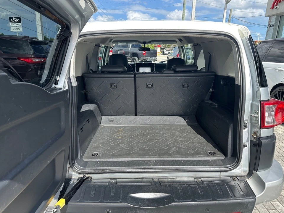 2007 Toyota FJ Cruiser - Image 7 of 29