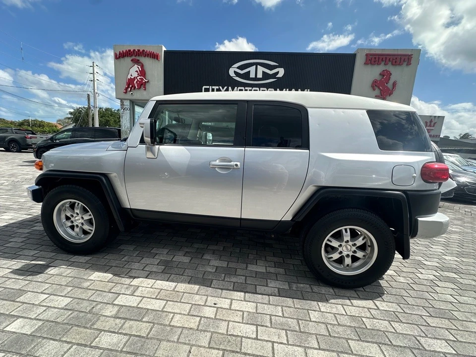 2007 Toyota FJ Cruiser - Image 4 of 29
