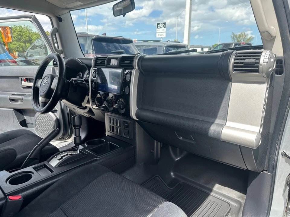 2007 Toyota FJ Cruiser - Image 20 of 29