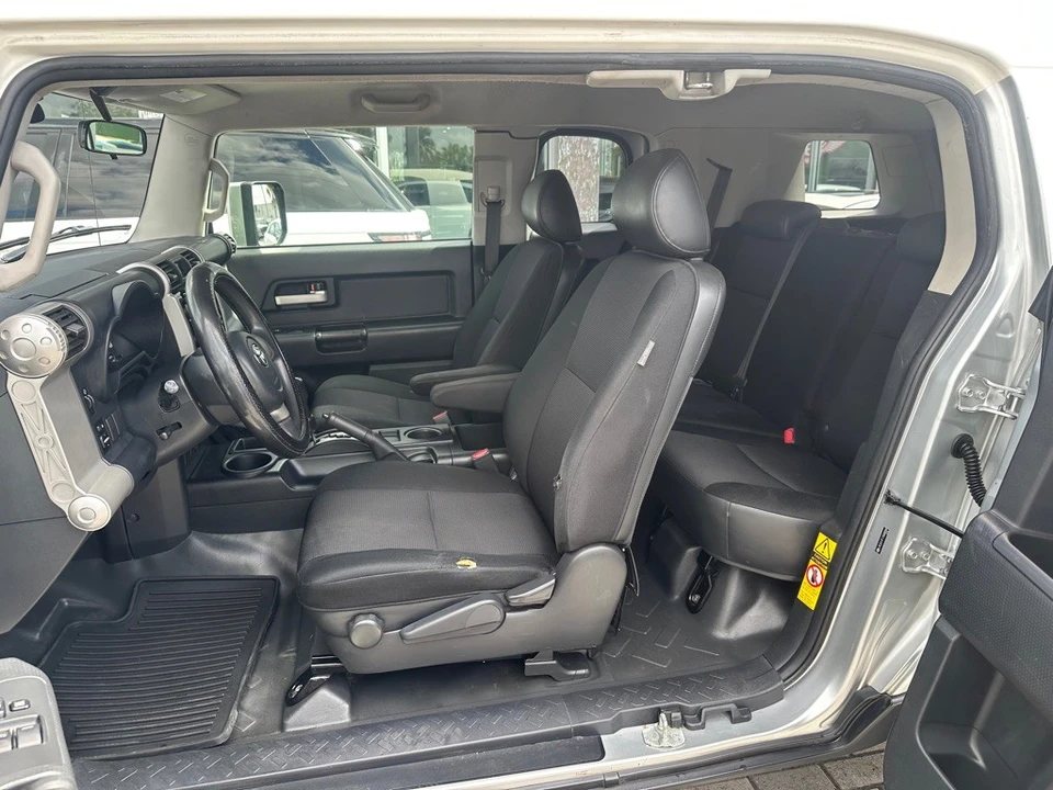 2007 Toyota FJ Cruiser - Image 11 of 29
