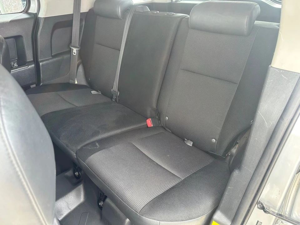 2007 Toyota FJ Cruiser - Image 24 of 29