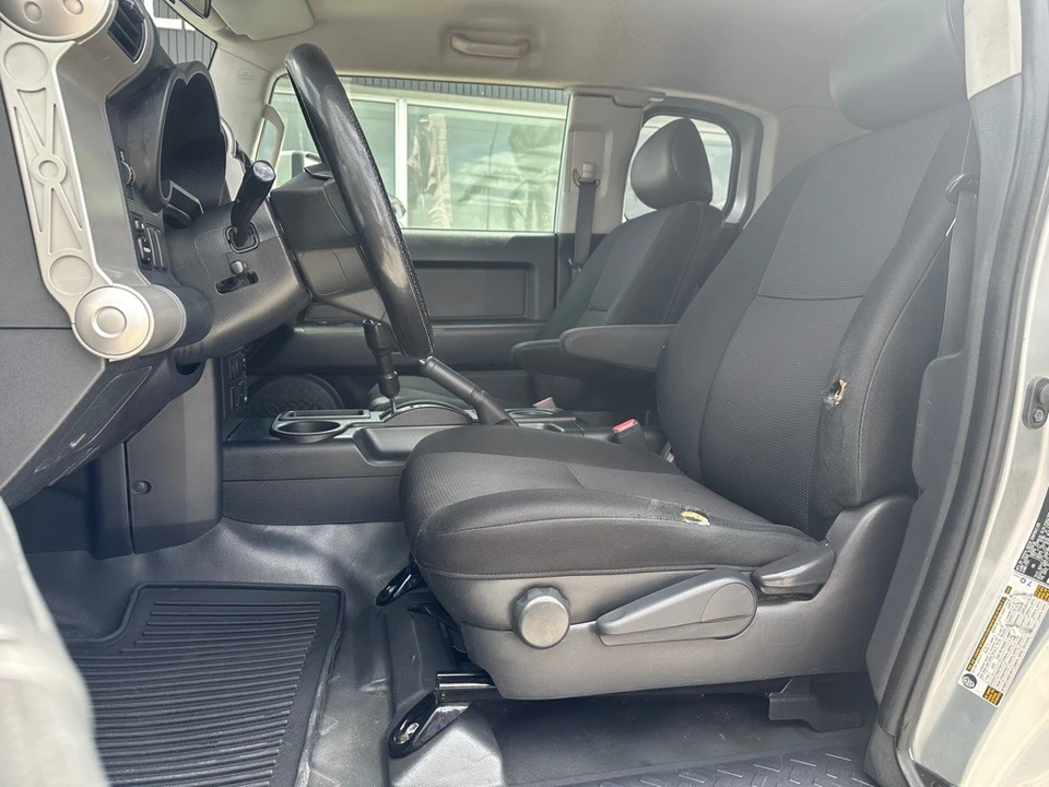 2007 Toyota FJ Cruiser - Image 10 of 29
