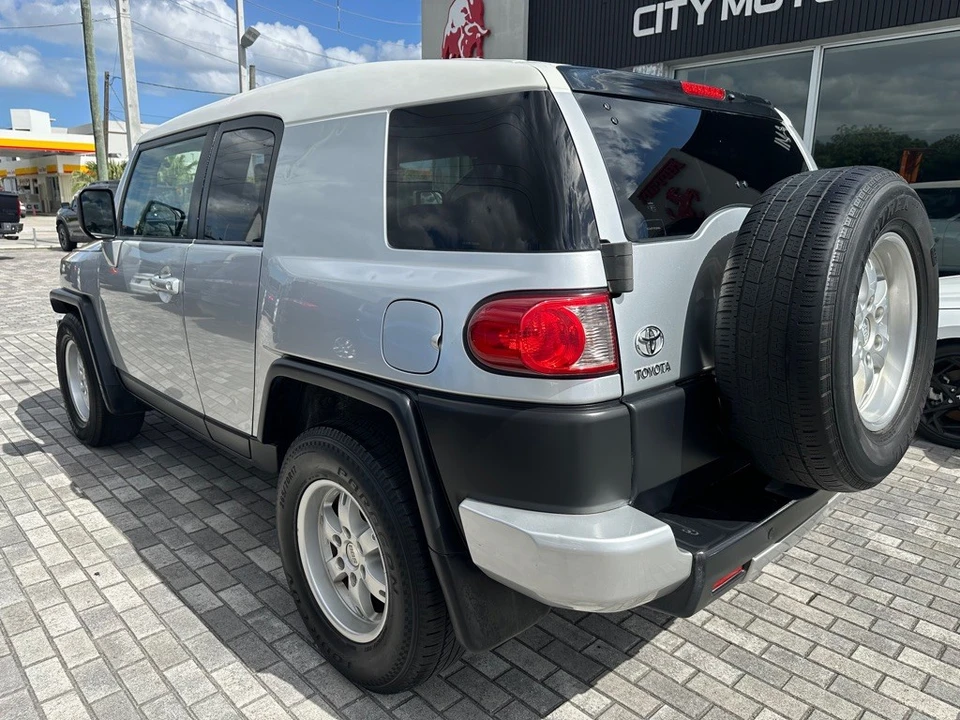 2007 Toyota FJ Cruiser - Image 5 of 29