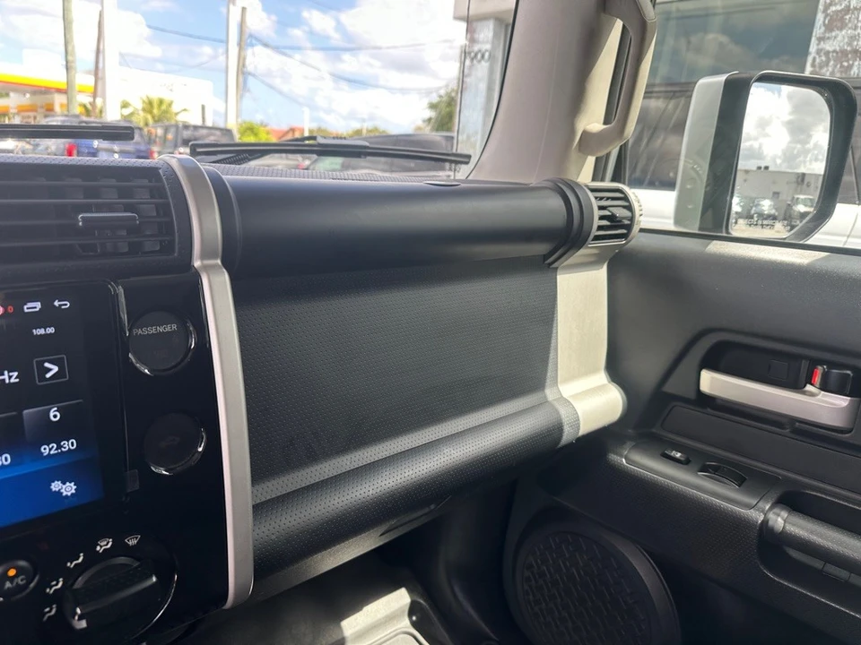 2007 Toyota FJ Cruiser - Image 19 of 29