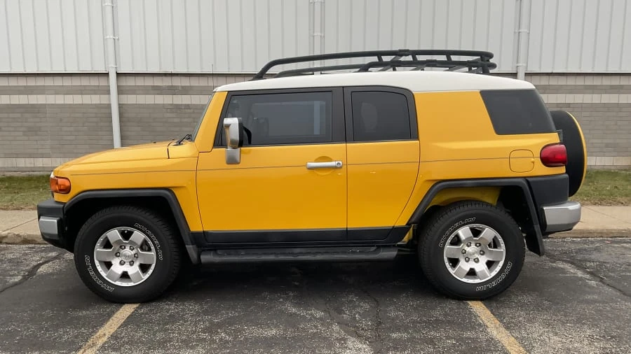 2007 Toyota FJ Cruiser - Image 2 of 11