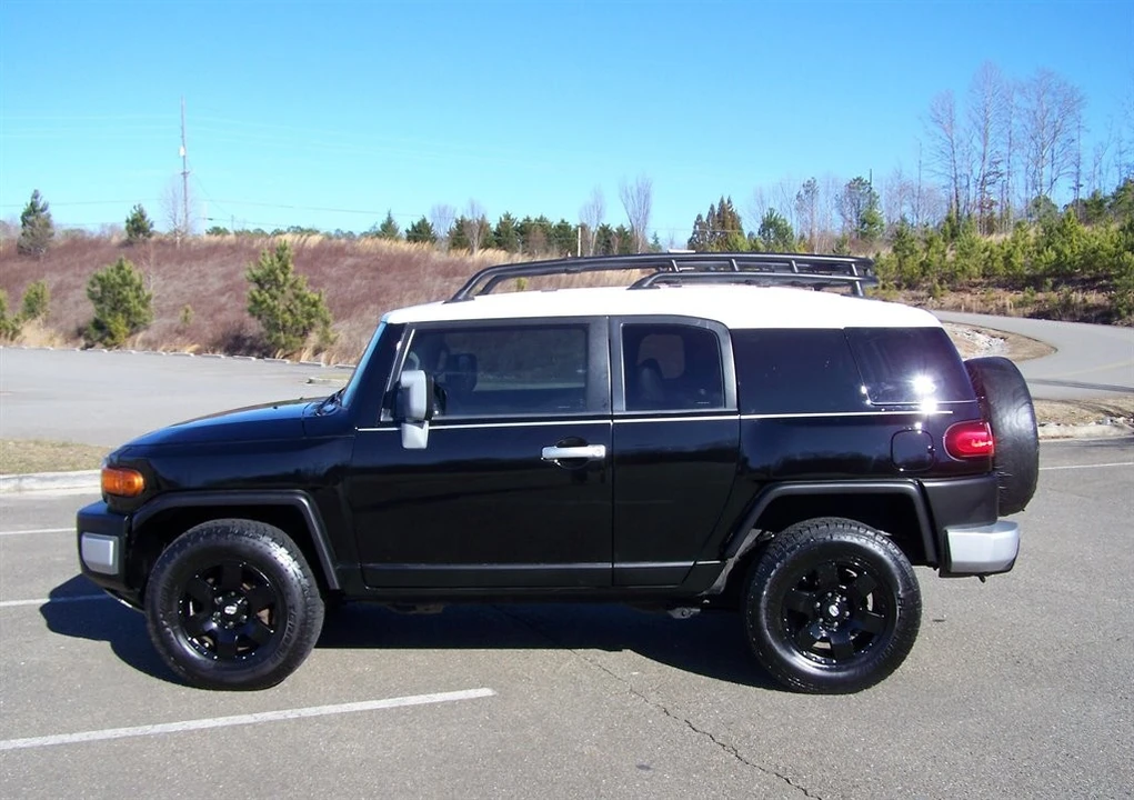 2007 Toyota FJ Cruiser - Image 9 of 31