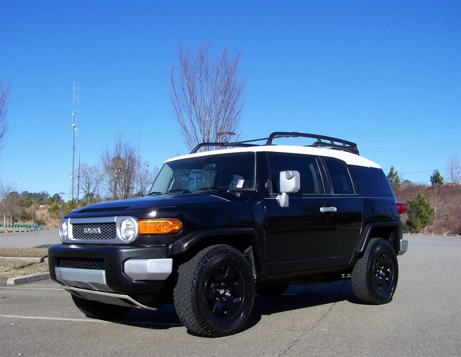 2007 Toyota FJ Cruiser - Image 3 of 31
