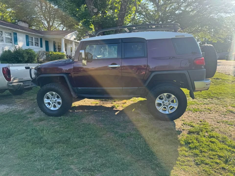 2007 Toyota FJ Cruiser - Image 2 of 14