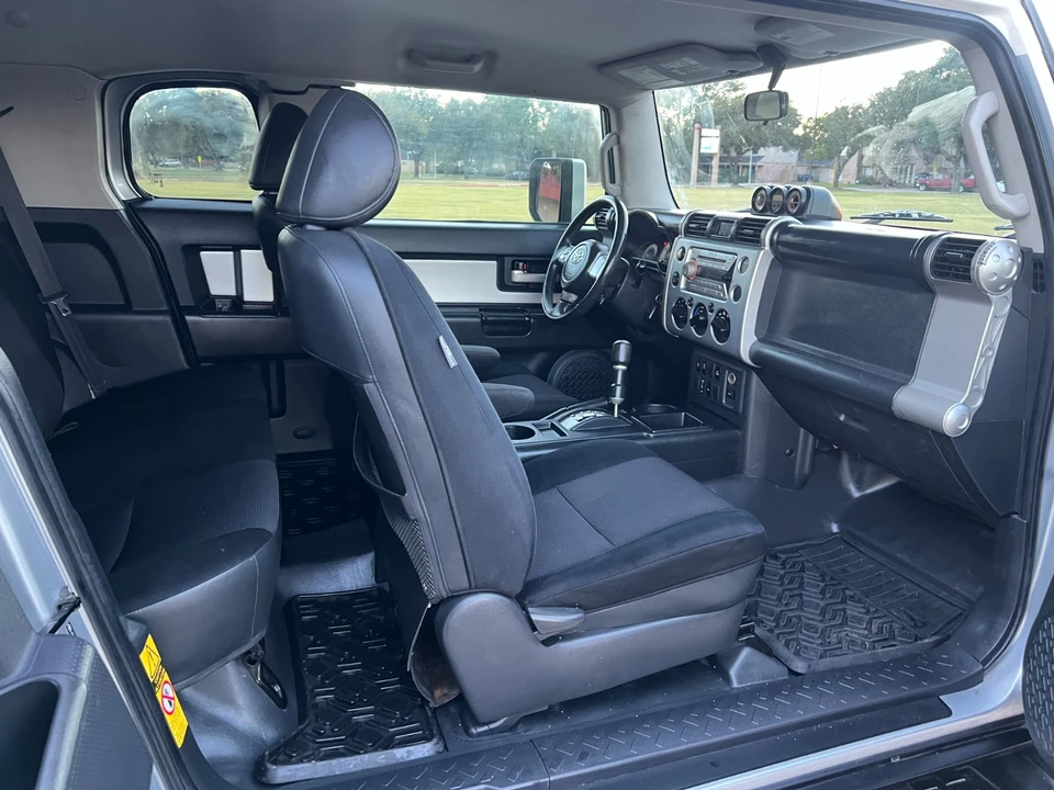 2007 Toyota FJ Cruiser - Image 17 of 20