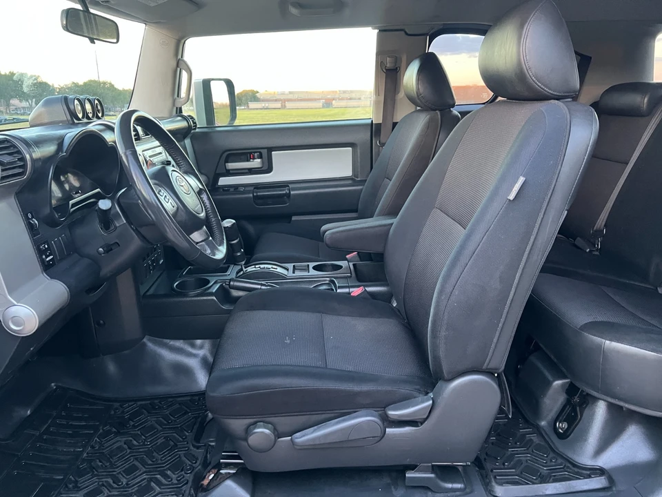 2007 Toyota FJ Cruiser - Image 11 of 20