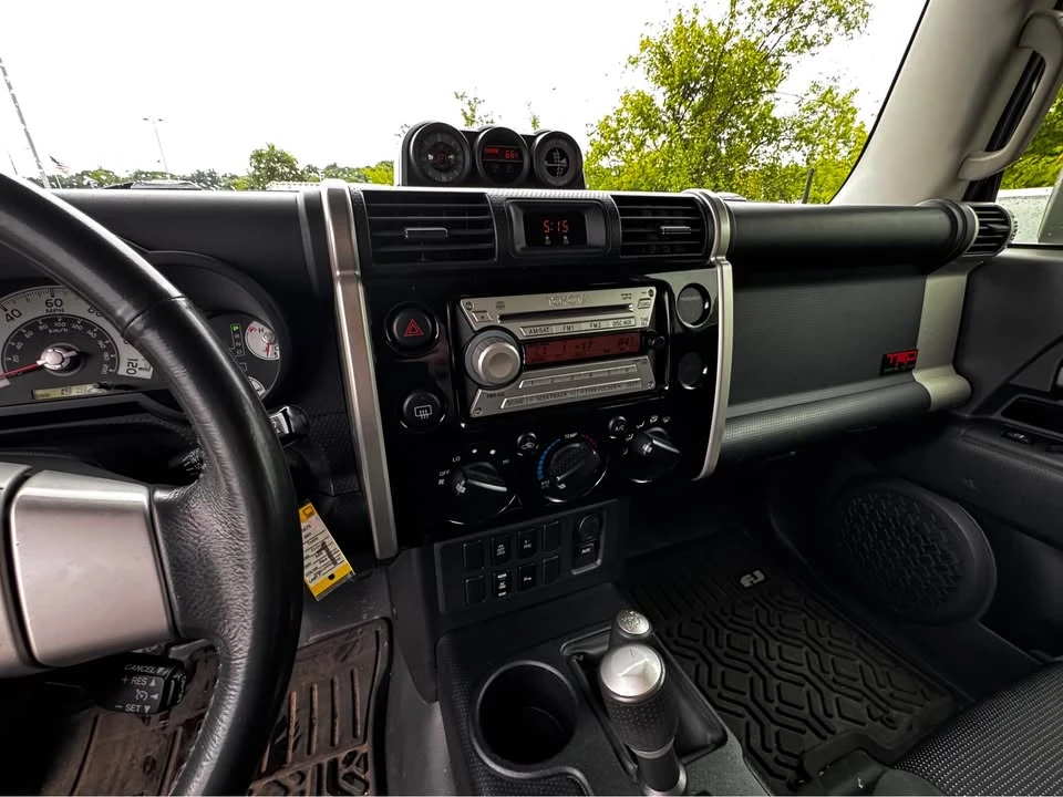 2007 Toyota FJ Cruiser - Image 10 of 13